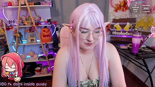 Snapshot of HunnyyLove chatting on October 2025 05:23:02 PM HunnyyLove online show from October 2025 05:23:02 PM