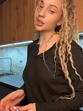 Camilla Railian online show from February 2025 03:50:01 PM