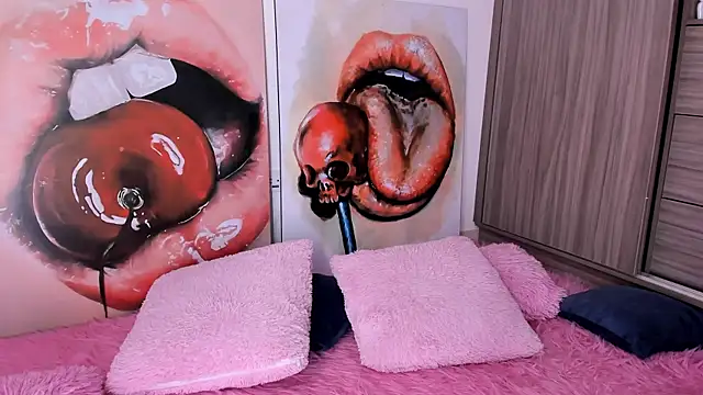 Snapshot of sofiaa_snoww chatting on December 2024 09:54:01 PM sofiaa snoww online show from December 2024 09:54:01 PM