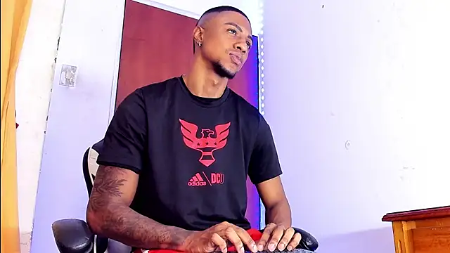 YeremiBrowm online show from December 2024 07:18:02 PM