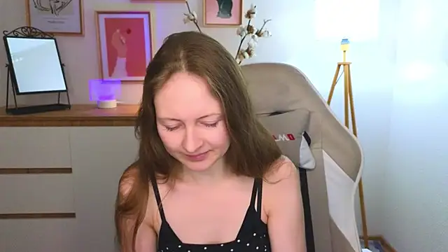 Snapshot of freya_nilsson chatting on December 2024 07:11:02 PM freya nilsson online show from December 2024 07:11:02 PM