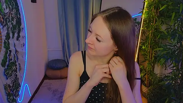 Snapshot of freya_nilsson chatting on December 2024 04:06:01 PM freya nilsson online show from December 2024 04:06:01 PM