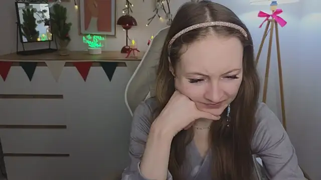 Snapshot of freya_nilsson chatting on December 2024 04:08:02 PM freya nilsson online show from December 2024 04:08:02 PM