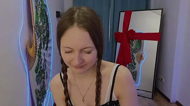 Snapshot of freya_nilsson chatting on January 2025 12:30:01 PM freya nilsson online show from January 2025 12:30:01 PM