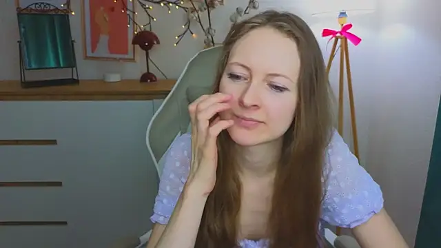 Snapshot of freya_nilsson chatting on February 2025 12:44:01 PM freya nilsson online show from February 2025 12:44:01 PM