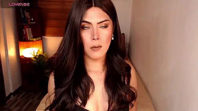 Snapshot of SweetieZeveey_ chatting on May 2026 02:40:02 AM SweetieZeveey online show from May 2026 02:40:02 AM