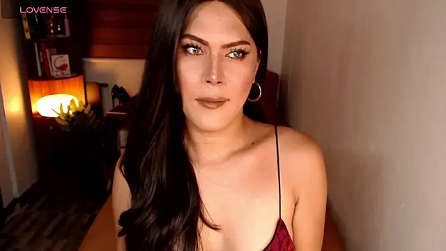 Snapshot of SweetieZeveey_ chatting on May 2026 09:02:02 PM SweetieZeveey online show from May 2026 09:02:02 PM