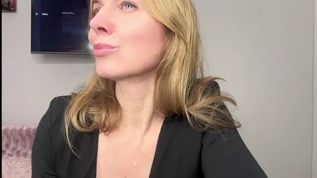 RachellAmazing online show from February 2025 07:44:02 PM