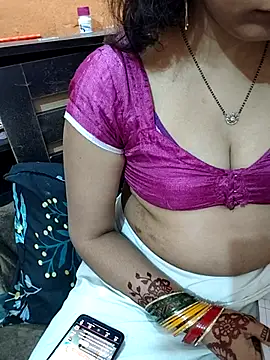 Diya 143 online show from April 2026 07:18:02 PM