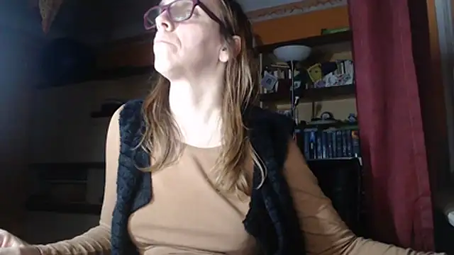 Dettybitch40 online show from October 2025 04:41:01 PM