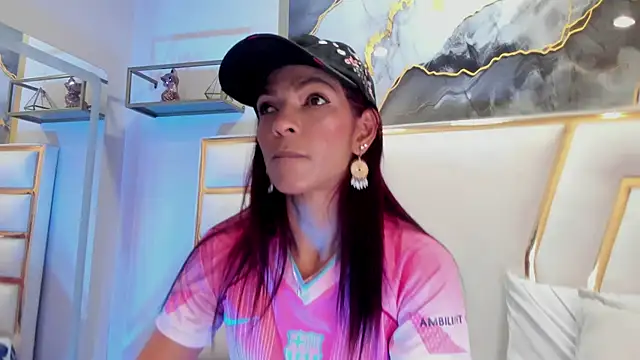 HannaPetit online show from February 2026 08:05:01 PM