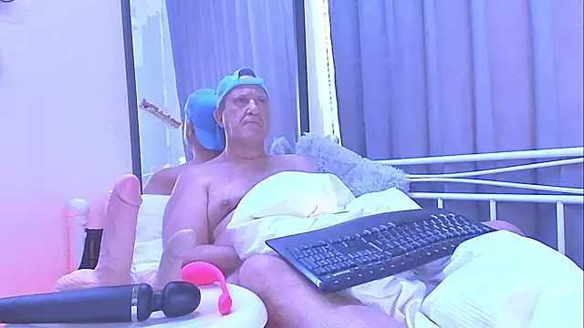 Snapshot of openminddaddy chatting on January 2025 08:11:01 AM openminddaddy online show from January 2025 08:11:01 AM