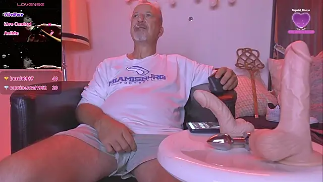 Snapshot of openminddaddy chatting on October 2025 04:35:02 AM openminddaddy online show from October 2025 04:35:02 AM