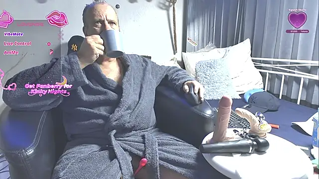 Snapshot of openminddaddy chatting on November 2025 03:38:01 AM openminddaddy online show from November 2025 03:38:01 AM