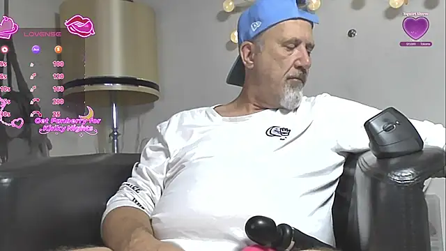 Snapshot of openminddaddy chatting on November 2025 09:41:02 PM openminddaddy online show from November 2025 09:41:02 PM