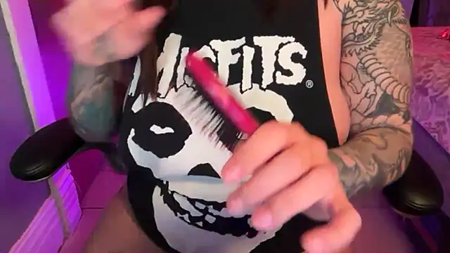 nativepumpkin95 online show from March 2026 06:06:01 AM