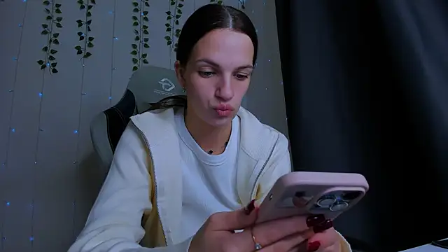 KarlaSim online show from October 2025 02:41:01 PM