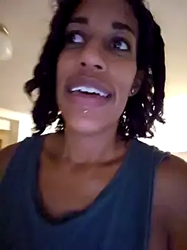 Snapshot of Goldenlace chatting on December 2024 08:13:01 AM Goldenlace online show from December 2024 08:13:01 AM