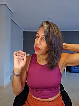 Goldenlace online show from November 2025 03:17:02 PM