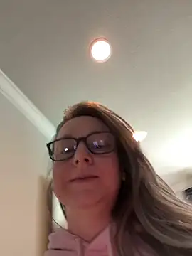 Snapshot of Vivian_MayXxX chatting on March 2025 03:37:02 PM Vivian MayXxX online show from March 2025 03:37:02 PM