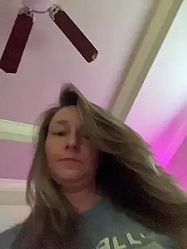 Snapshot of Vivian_MayXxX chatting on October 2025 08:18:01 PM Vivian MayXxX online show from October 2025 08:18:01 PM