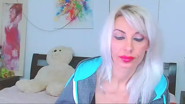 HoneyLara online show from January 2026 12:58:01 AM