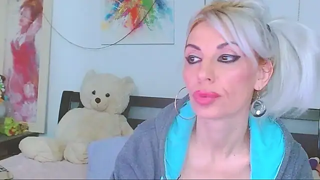 HoneyLara online show from March 2026 08:16:01 PM