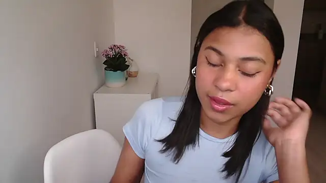 dark enchantress  online show from December 2024 10:25:02 PM