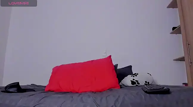 Snapshot of Cloudy_pigDude chatting on March 2025 05:21:02 AM Cloudy pigDude online show from March 2025 05:21:02 AM