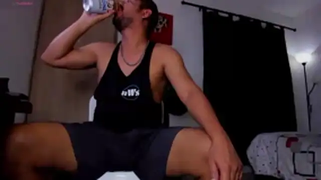 Cloudy pigDude online show from February 2026 04:00:02 AM