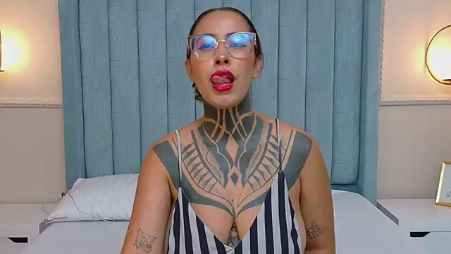 NicoleBlum online show from May 2026 04:48:02 PM