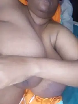 bigtitssxx online show from April 2026 04:35:01 PM