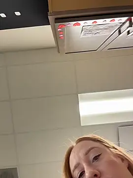 Snapshot of cinnatitties chatting on October 2025 04:20:02 PM cinnatitties online show from October 2025 04:20:02 PM