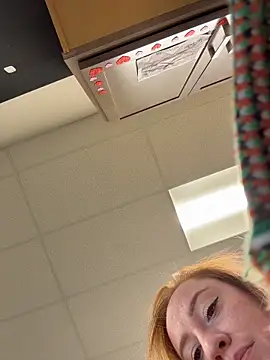 cinnatitties online show from October 2025 06:31:01 PM