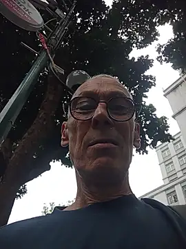 Snapshot of pierre5004 chatting on February 2026 06:00:02 AM pierre5004 online show from February 2026 06:00:02 AM