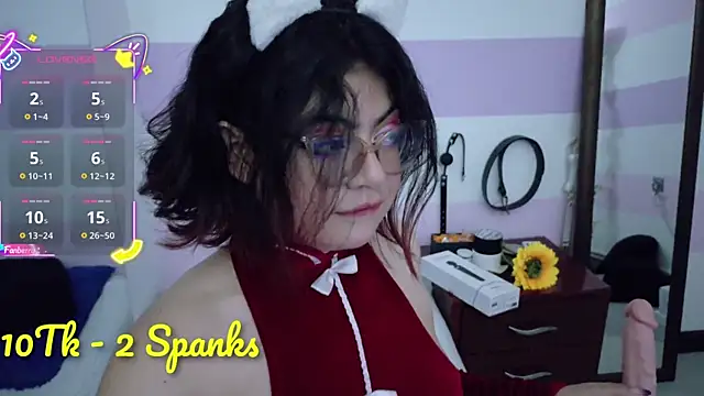 Catwhite  online show from November 2025 05:37:01 PM