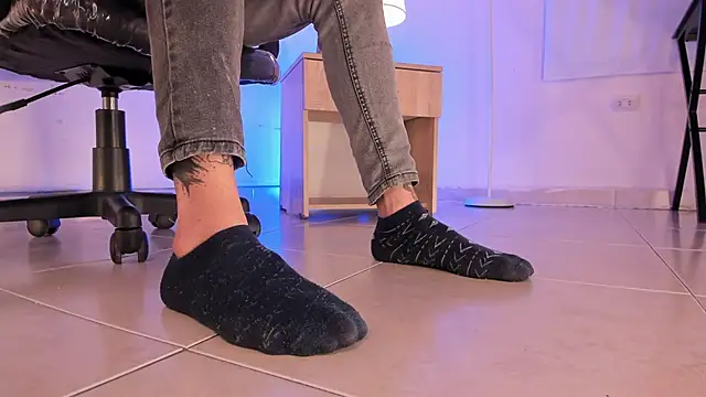 ArchieCollins online show from December 2025 08:50:02 PM