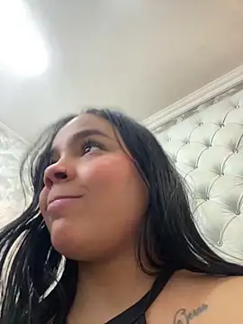 Snapshot of EmilyQueen3x chatting on January 2025 04:12:02 PM EmilyQueen3x online show from January 2025 04:12:02 PM