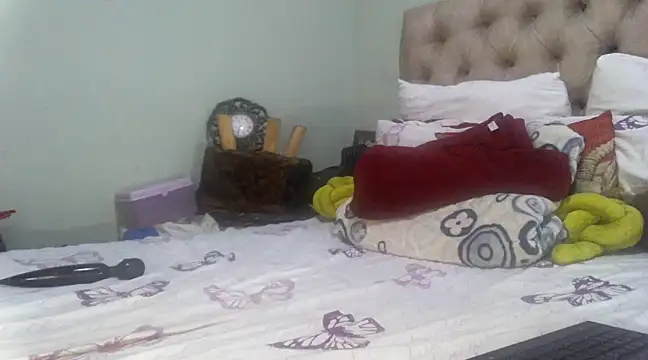 caramelqueen11 online show from December 2024 05:37:01 AM