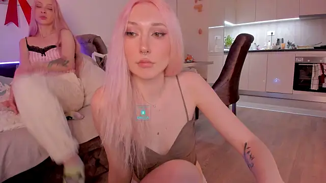 Snapshot of AlexRoseLiRed chatting on December 2024 02:31:02 AM AlexRoseLiRed online show from December 2024 02:31:02 AM