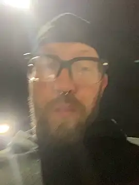 Snapshot of Tomas_Zaddy chatting on March 2025 12:01:02 PM Tomas Zaddy online show from March 2025 12:01:02 PM