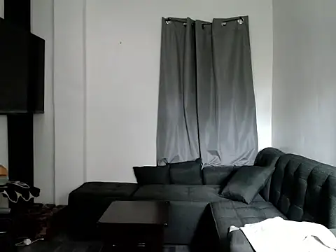Snapshot of MistressKrizzel chatting on June 2026 07:07:01 AM MistressKrizzel online show from June 2026 07:07:01 AM