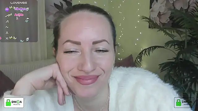 Queenymel online show from March 2026 04:21:02 PM