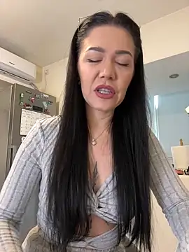 denise k online show from November 2025 12:38:02 PM