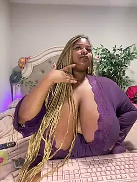 Snapshot of BigFineSelena chatting on December 2024 10:46:02 AM BigFineSelena online show from December 2024 10:46:02 AM