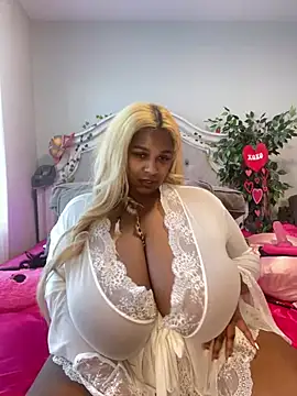 Snapshot of BigFineSelena chatting on February 2025 07:46:01 PM BigFineSelena online show from February 2025 07:46:01 PM