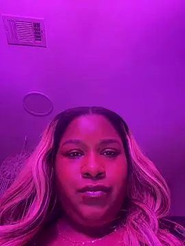 Snapshot of BigFineSelena chatting on December 2025 02:29:01 AM BigFineSelena online show from December 2025 02:29:01 AM