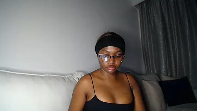 Pretty Liya08 online show from April 2026 05:48:02 PM