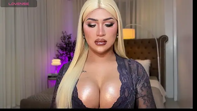 Your Majesty Tyra online show from November 2025 04:32:02 AM