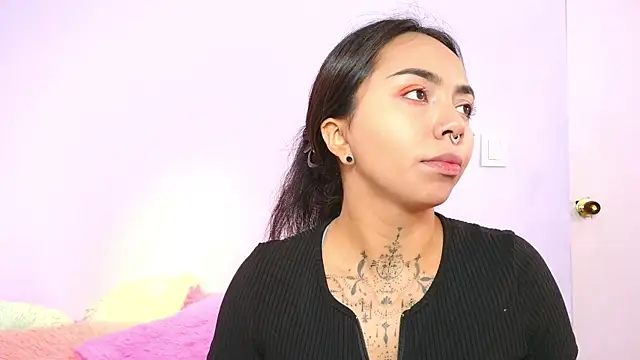 miss soffi  online show from October 2025 12:28:01 PM